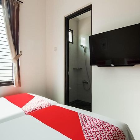 Oyo 3824 Columbus Residence J1 Telukjambe 外观 照片