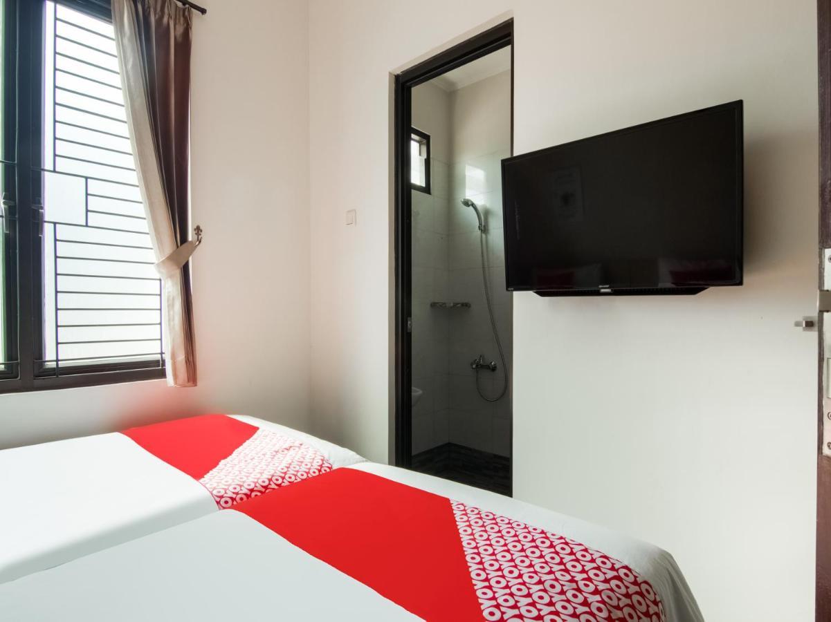 Oyo 3824 Columbus Residence J1 Telukjambe 外观 照片