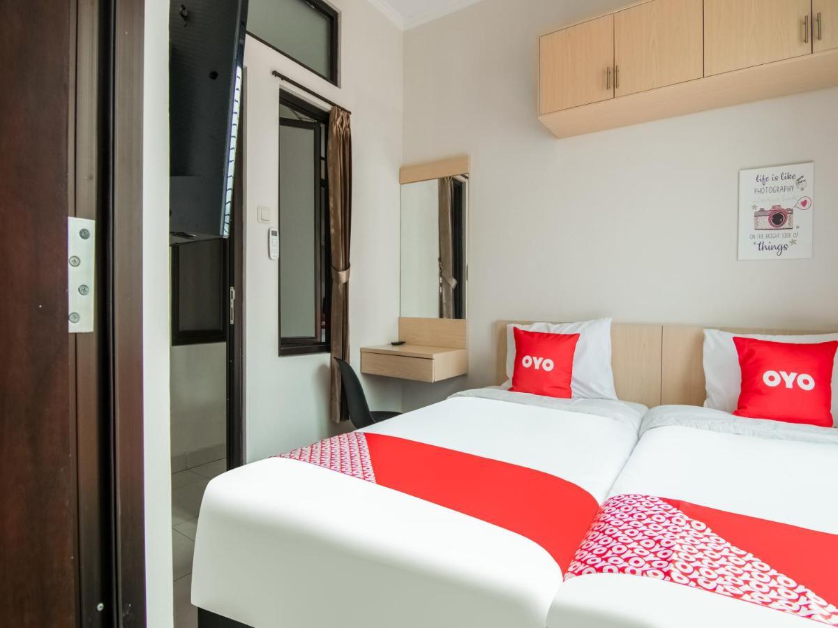 Oyo 3824 Columbus Residence J1 Telukjambe 外观 照片
