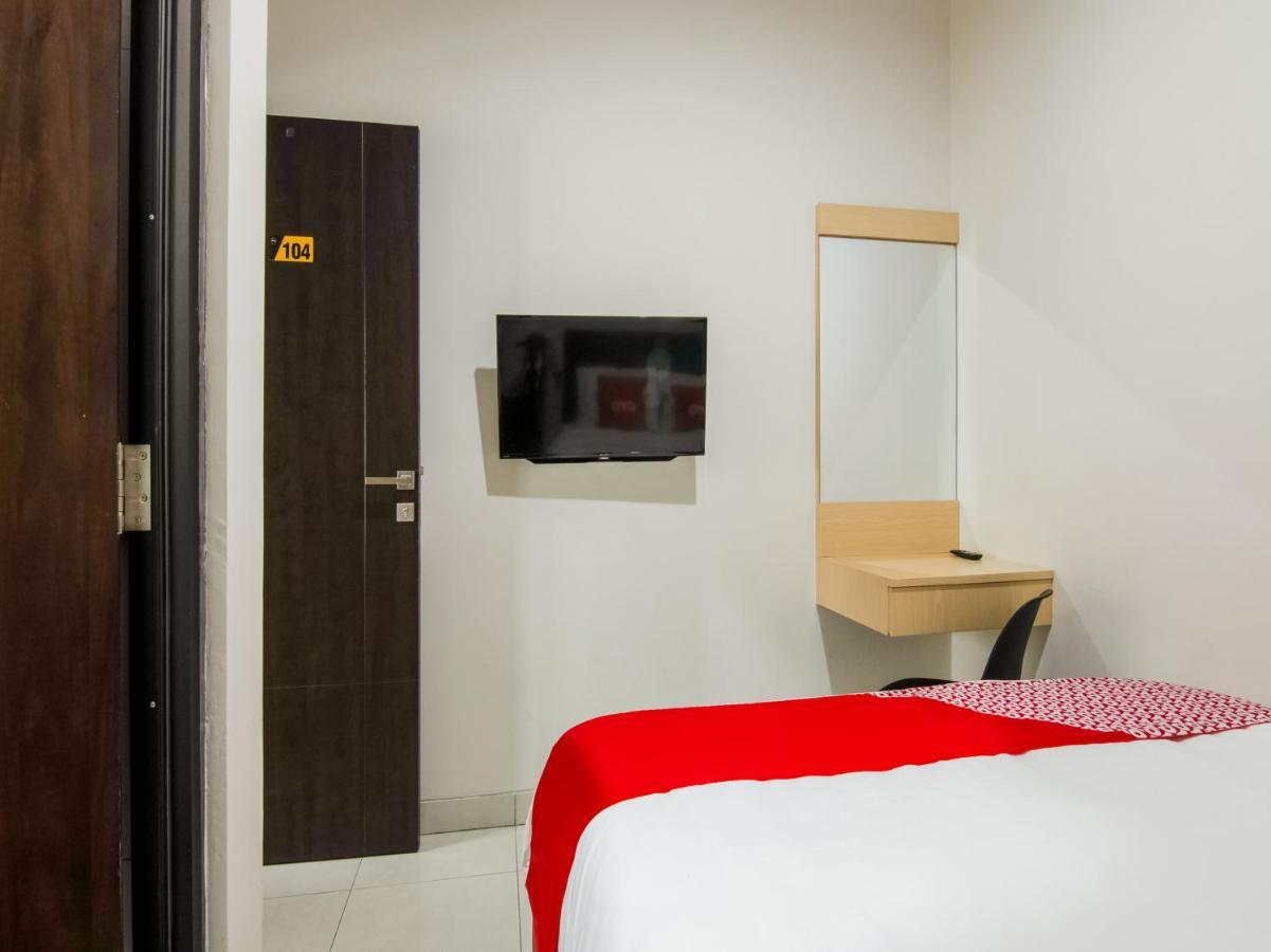 Oyo 3824 Columbus Residence J1 Telukjambe 外观 照片