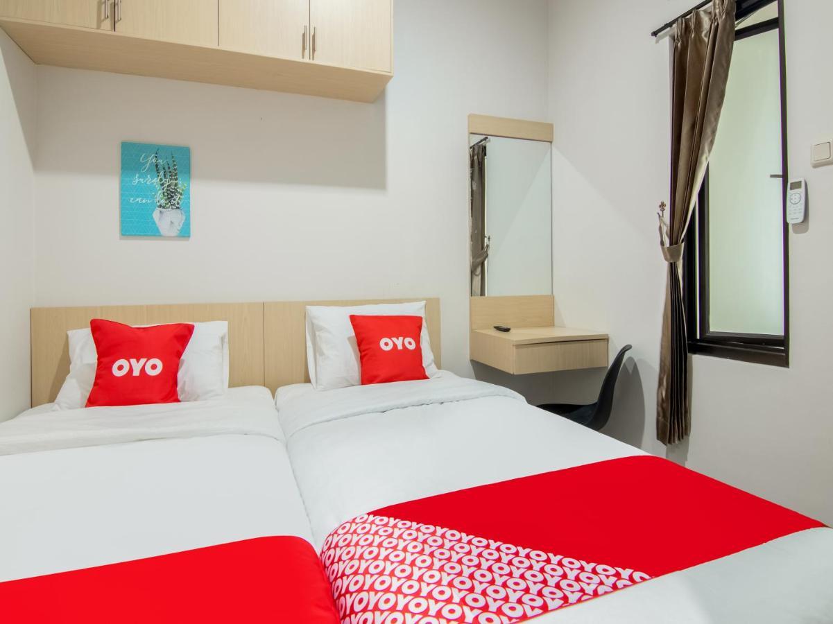 Oyo 3824 Columbus Residence J1 Telukjambe 外观 照片